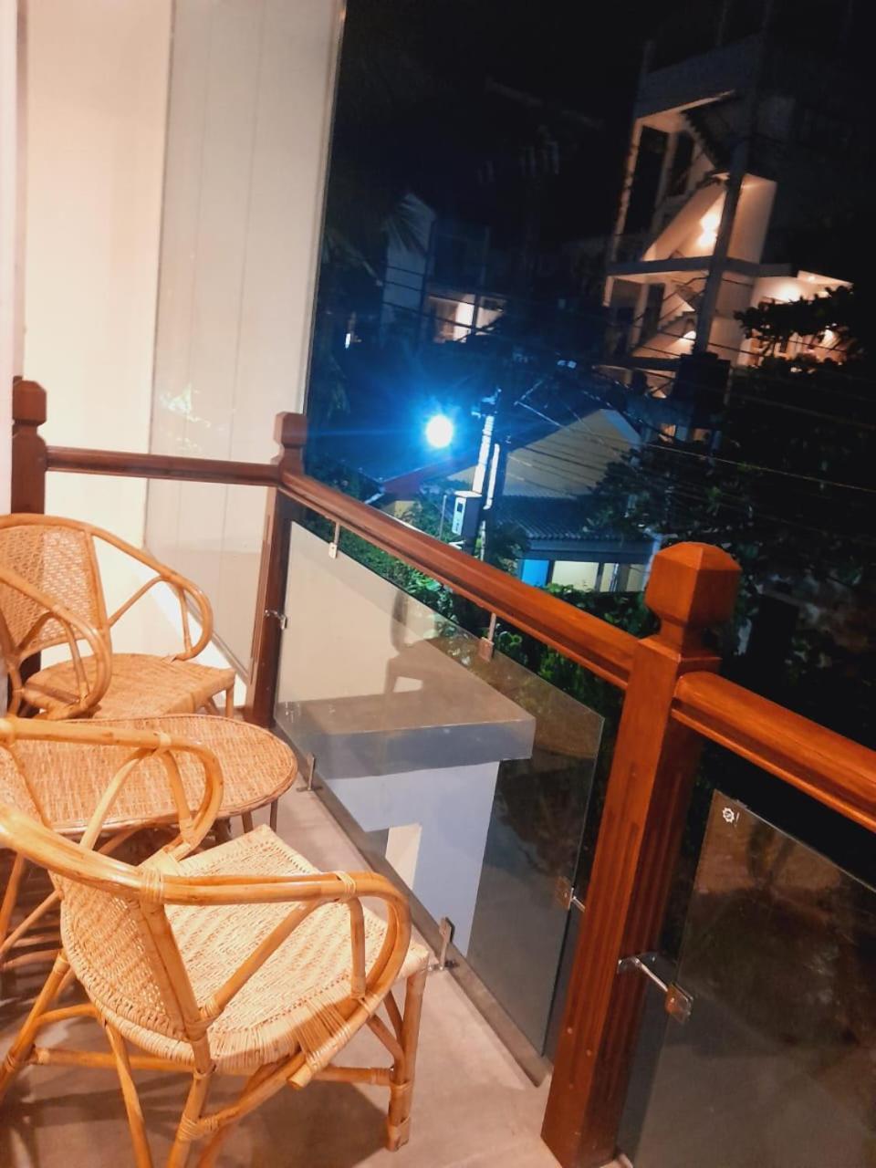 New Sea Lion Guest House Hikkaduwa Esterno foto