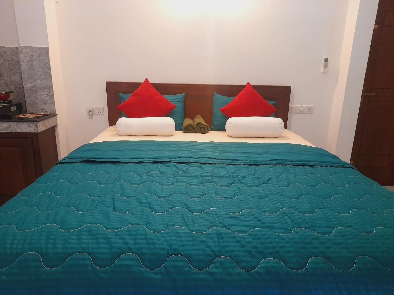 New Sea Lion Guest House Hikkaduwa Esterno foto