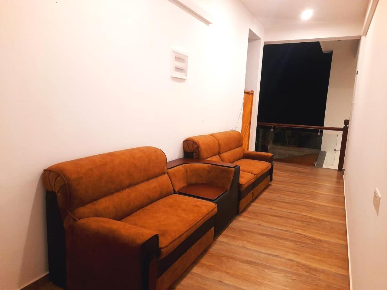 New Sea Lion Guest House Hikkaduwa Esterno foto