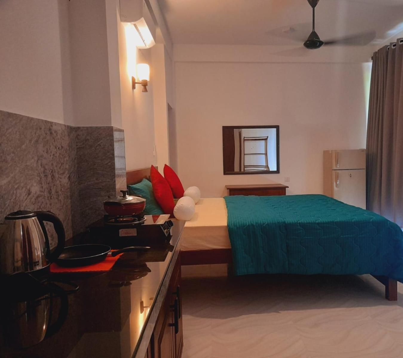 New Sea Lion Guest House Hikkaduwa Esterno foto