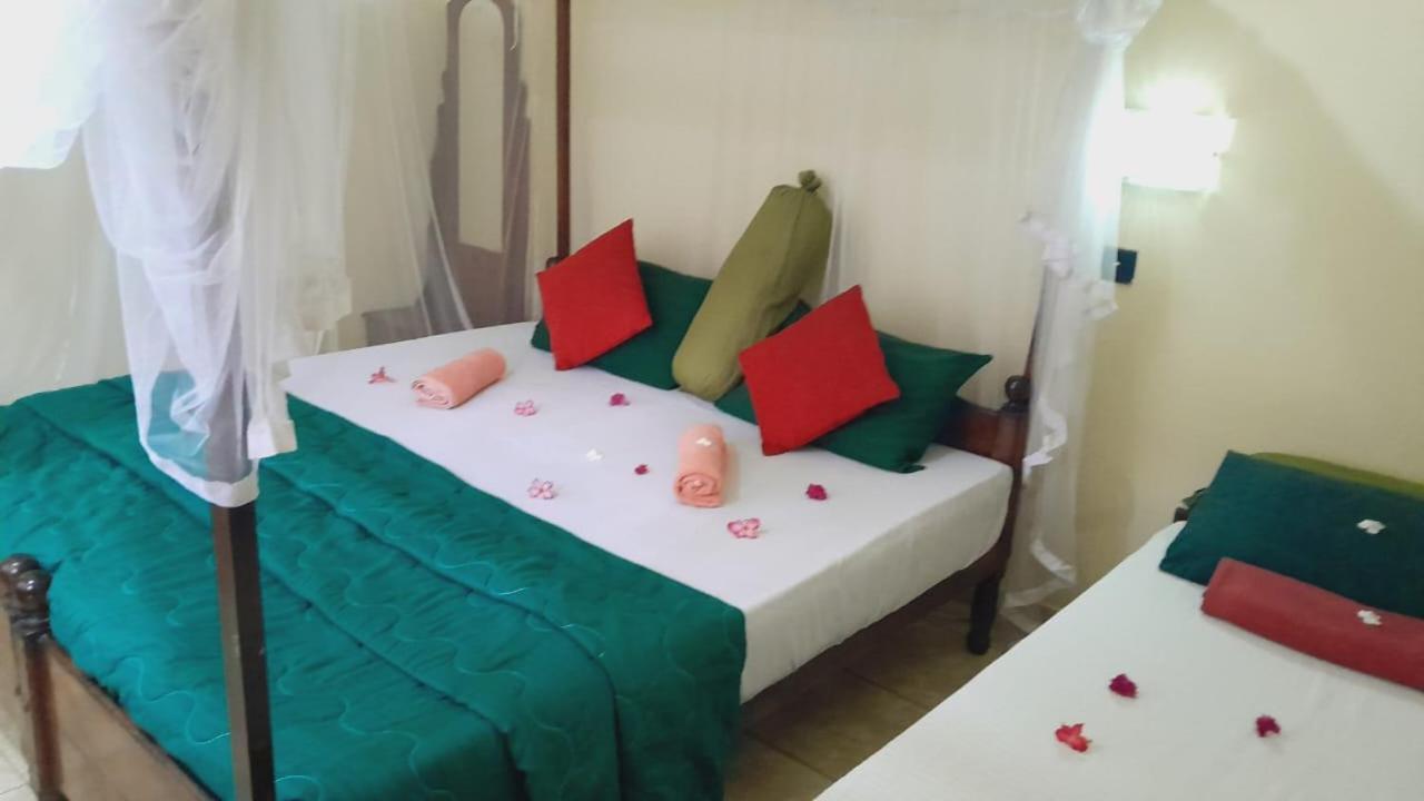 New Sea Lion Guest House Hikkaduwa Esterno foto