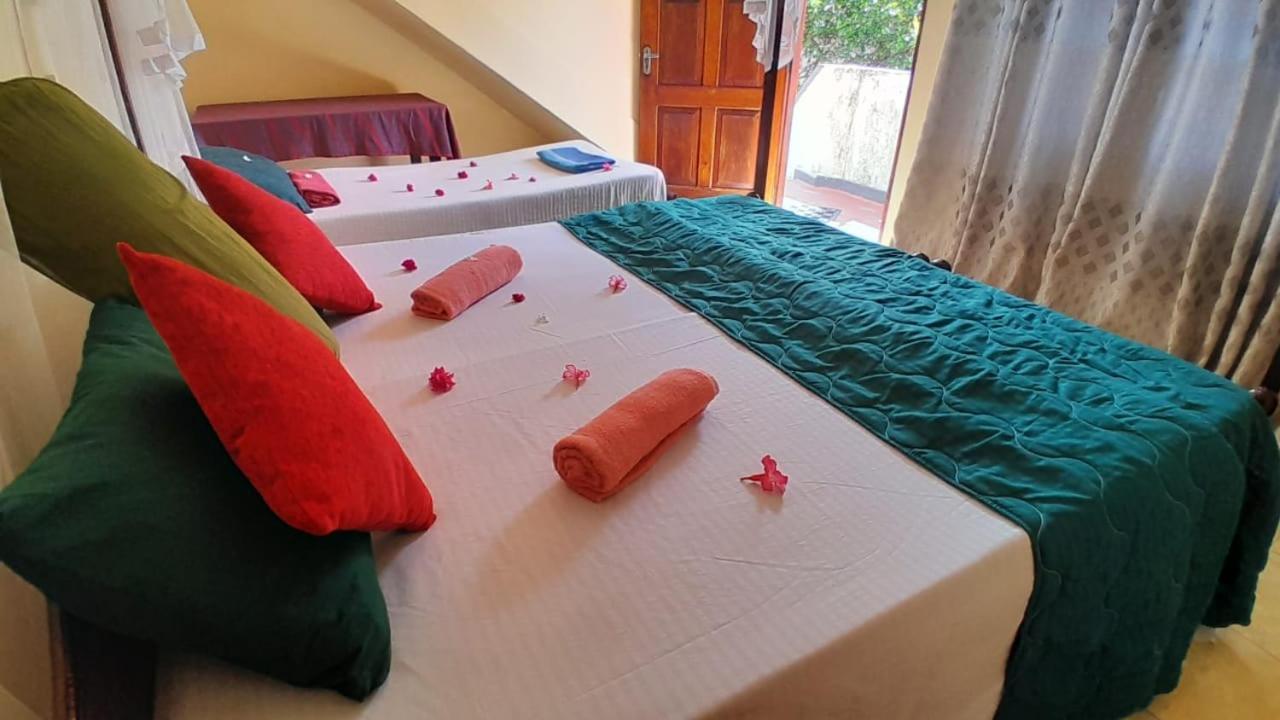 New Sea Lion Guest House Hikkaduwa Esterno foto