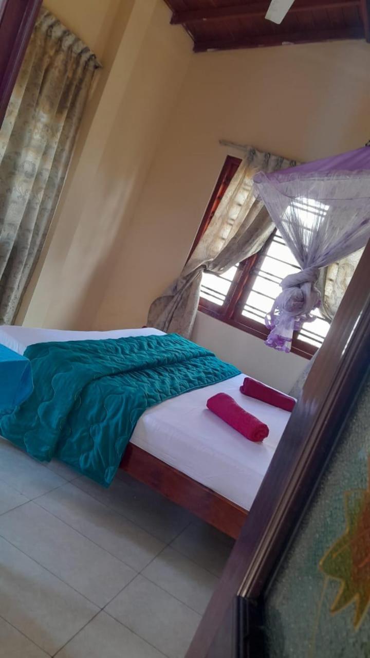 New Sea Lion Guest House Hikkaduwa Esterno foto