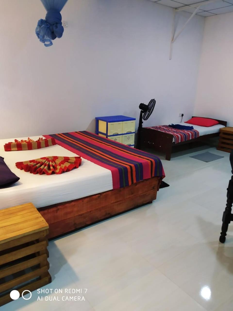 New Sea Lion Guest House Hikkaduwa Esterno foto