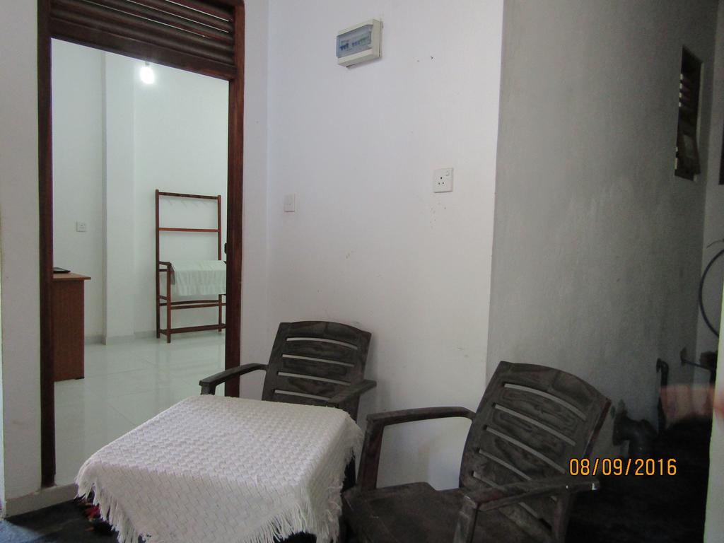 New Sea Lion Guest House Hikkaduwa Esterno foto