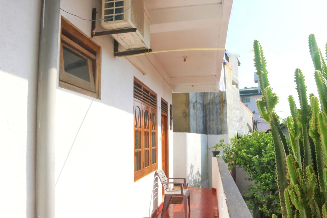 New Sea Lion Guest House Hikkaduwa Esterno foto
