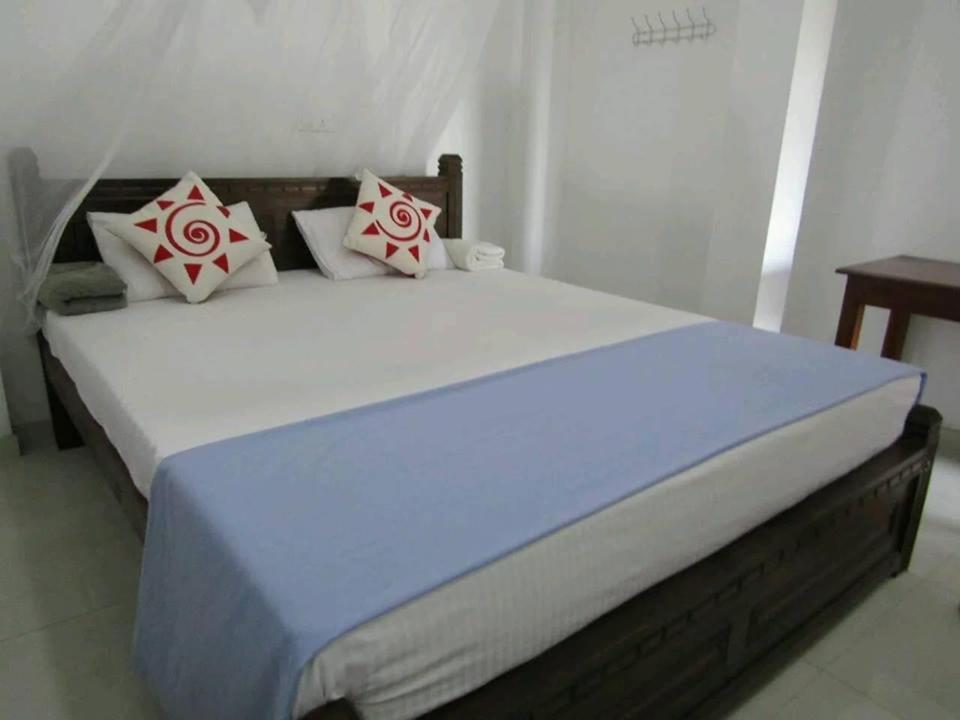 New Sea Lion Guest House Hikkaduwa Esterno foto